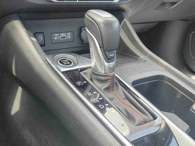 Used 2025 Nissan Sentra SR FWD image 27