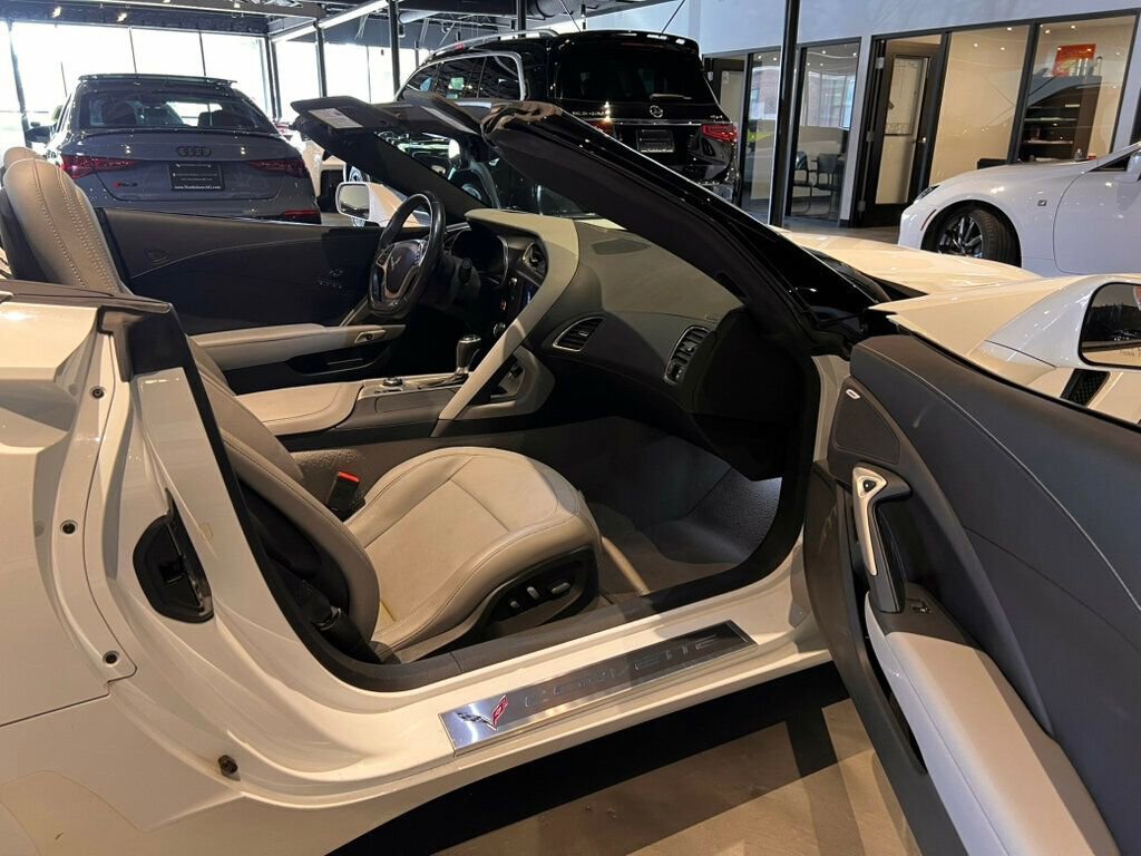 Used 2019 Chevrolet Corvette 2LT/Convertible/Htd&Ventilated w/ 2LT Preferred Equipment Group image 11