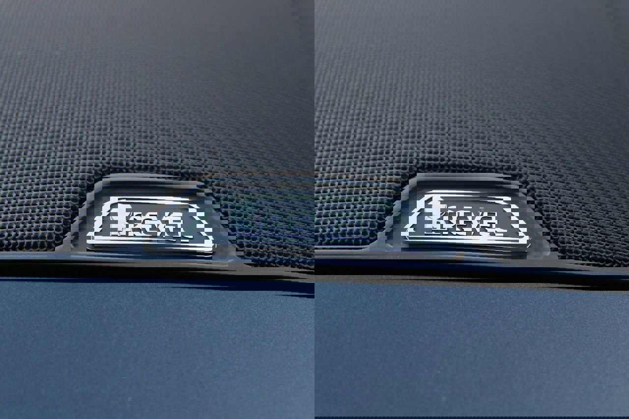 Used 2018 Lincoln MKX Reserve w/ Enhanced Security Package image 17