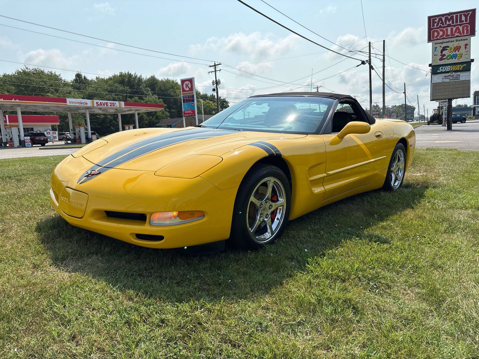 Used 2002 Chevrolet Corvette Convertible w/ Preferred Equipment Group2 RWD image 6
