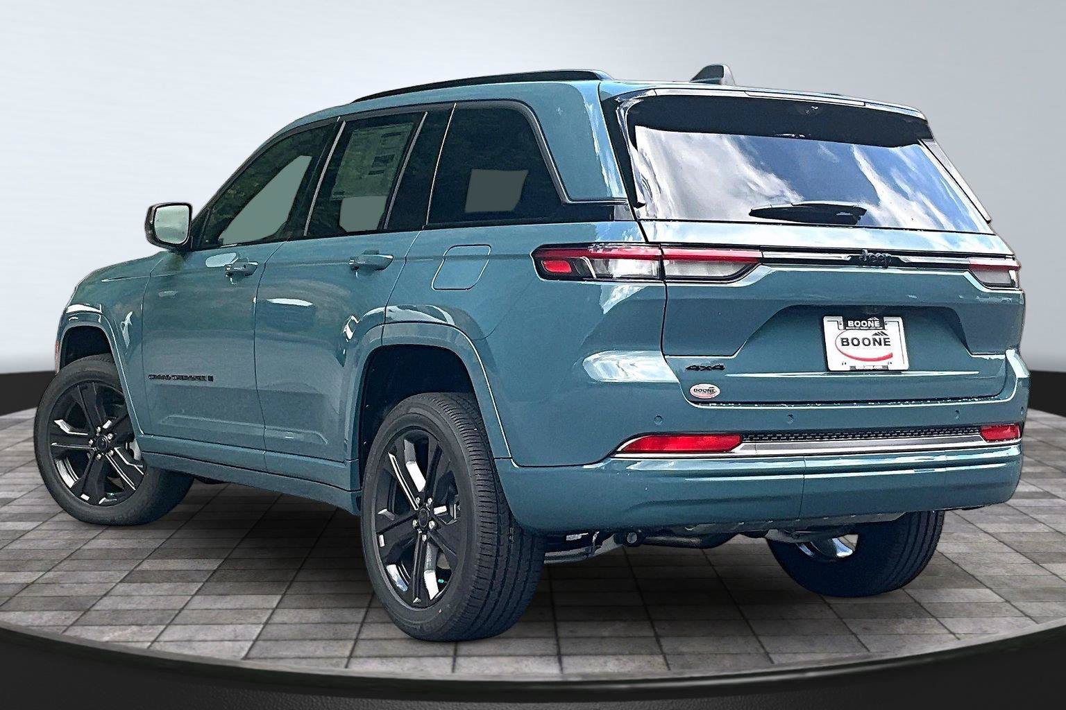 New 2027 Jeep Grand Cherokee Limited AWD/4WD image 4