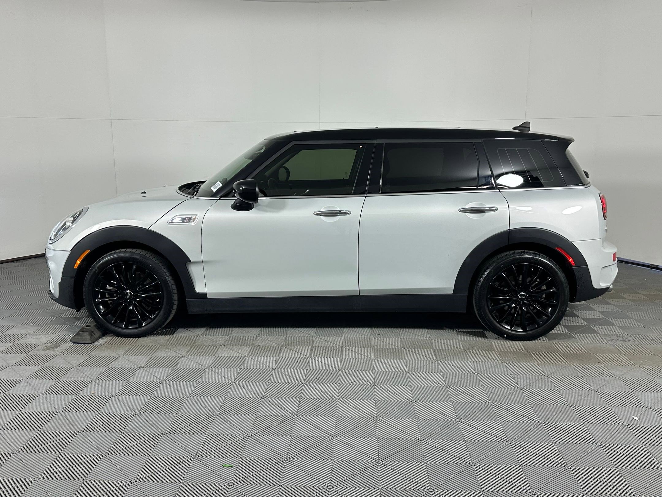 Used 2021 MINI Cooper Clubman S image 2