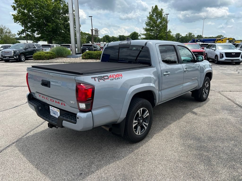 Used 2019 Toyota Tacoma TRD Sport AWD/4WD image 4