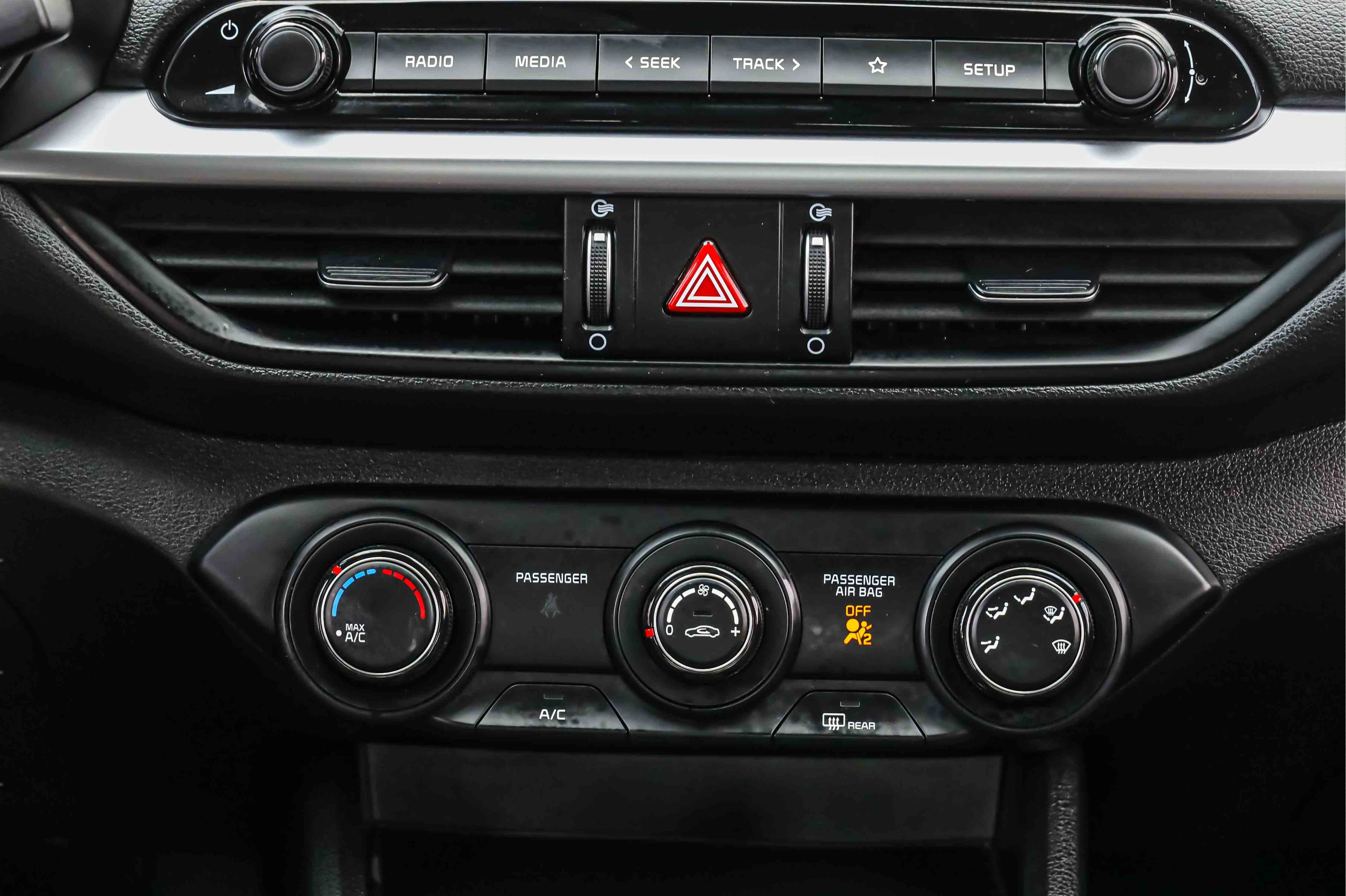 Certified 2023 Kia Forte LXS w/ LXS Technology Package FWD image 12