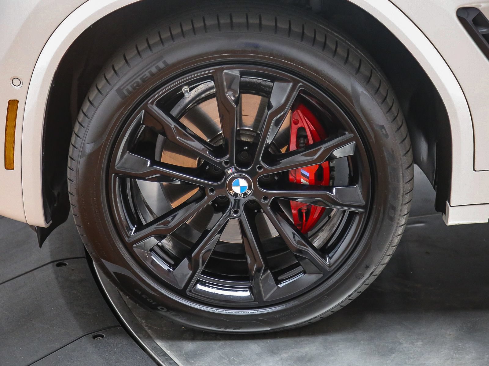 Certified 2024 BMW X4 xDrive30i w/ Premium Package AWD/4WD image 10