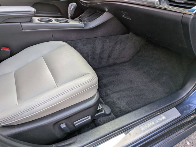 Used 2018 Toyota Avalon XLE Premium w/ Protection Package image 16