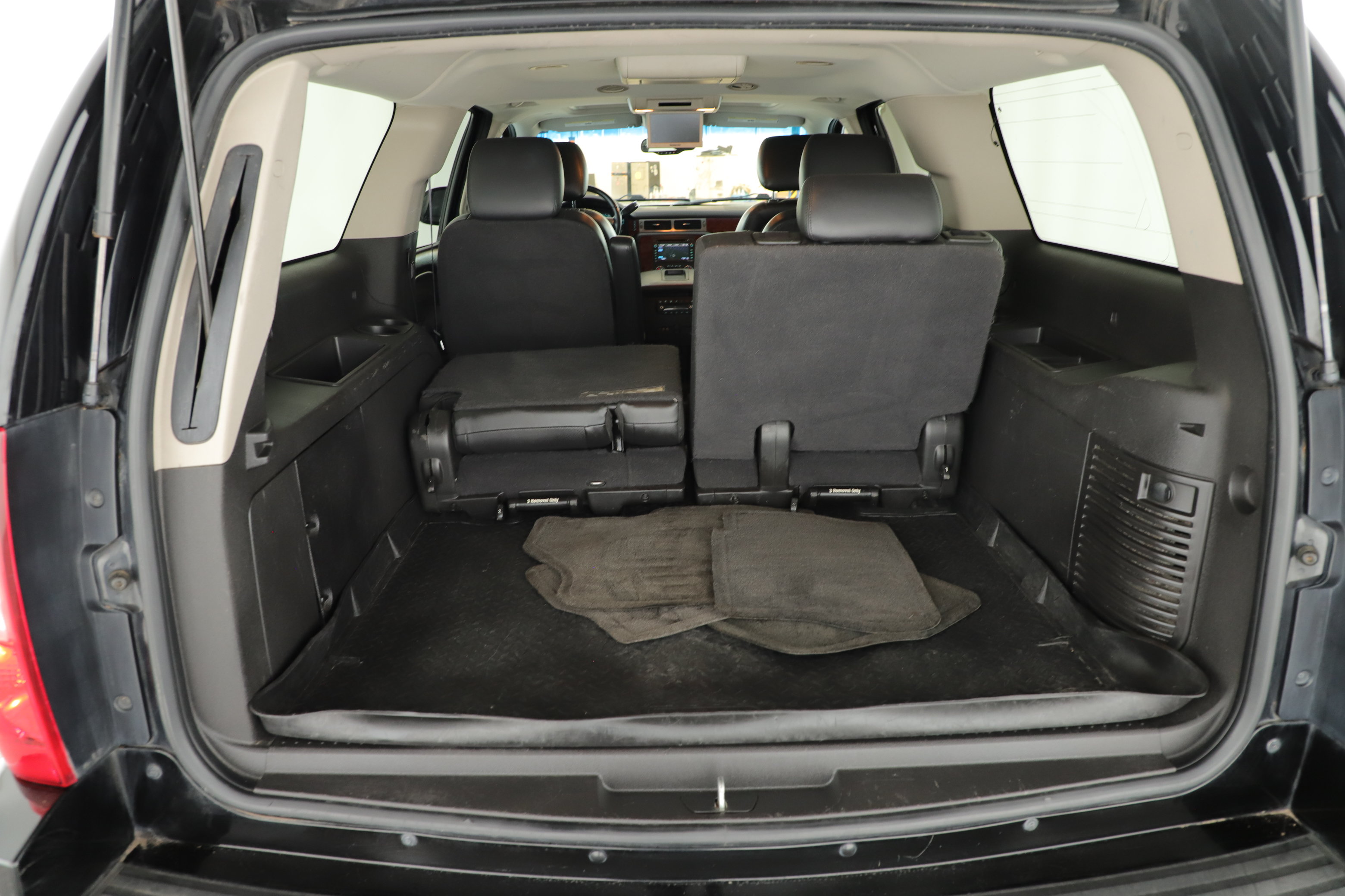 Used 2011 Chevrolet Suburban LTZ AWD/4WD image 21