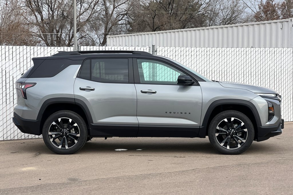New 2026 Chevrolet Equinox RS w/ Convenience Package III image 3