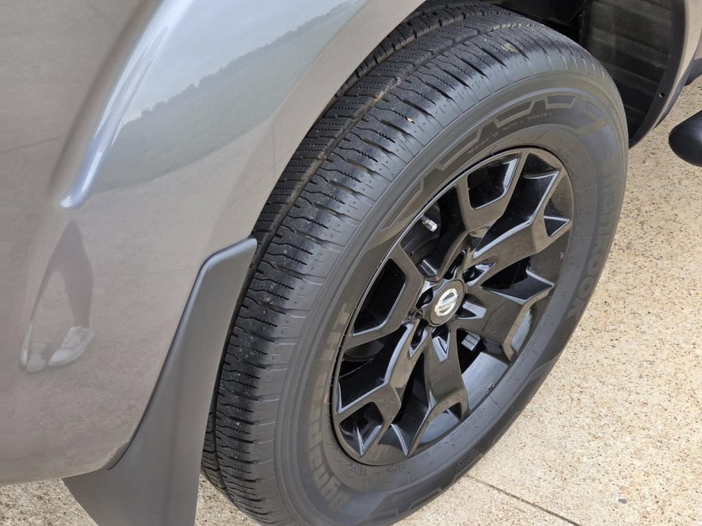 Used 2021 Nissan Frontier SV w/ Midnight Edition Floor Mats RWD image 8