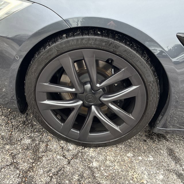 Used 2021 Tesla Model S Plaid image 24