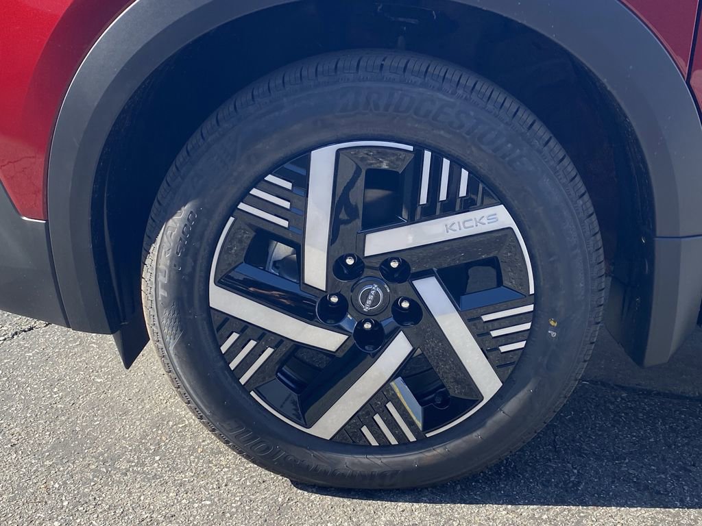 New 2026 Nissan Kicks SV image 7