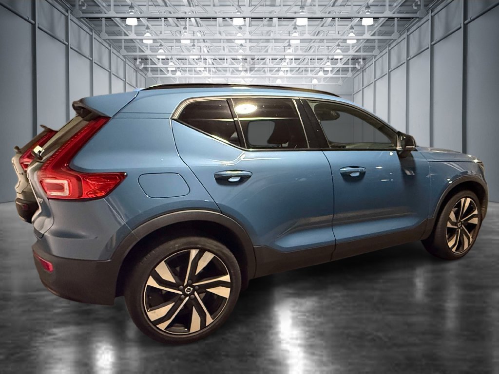 Used 2024 Volvo XC40 B5 Plus w/ Climate Package AWD/4WD image 2