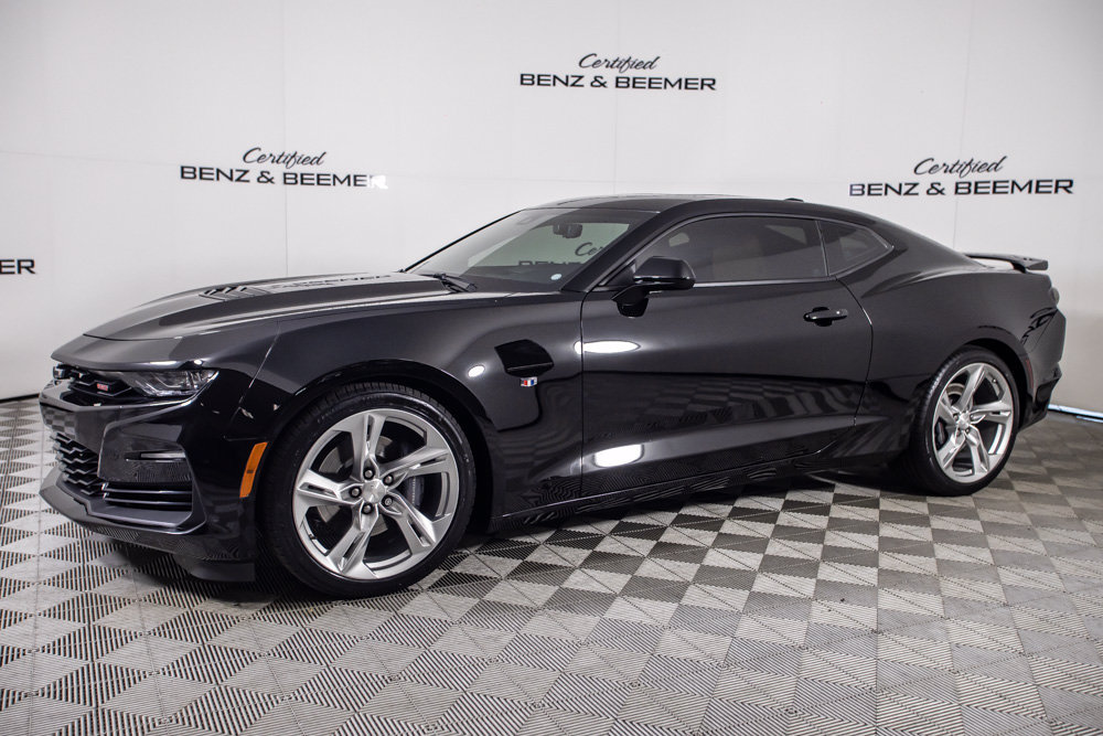 Used 2021 Chevrolet Camaro SS RWD image 9