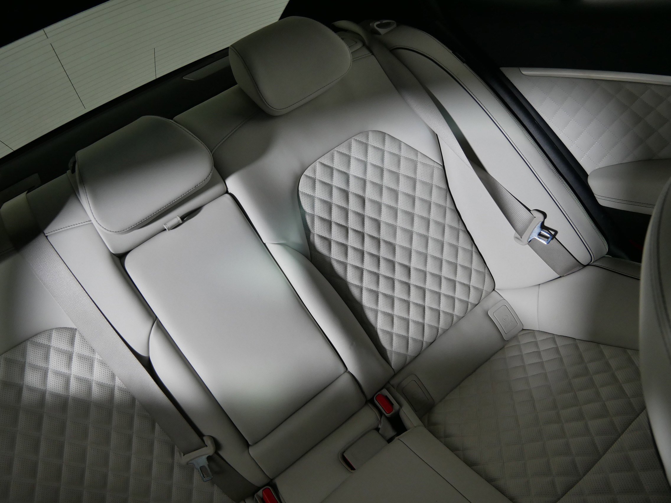 Used 2024 Genesis G70 3.3T Advanced w/ Sport Prestige Package image 14