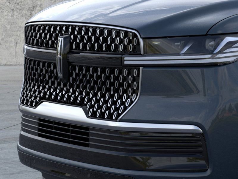 New 2026 Lincoln Navigator L Reserve AWD/4WD image 17