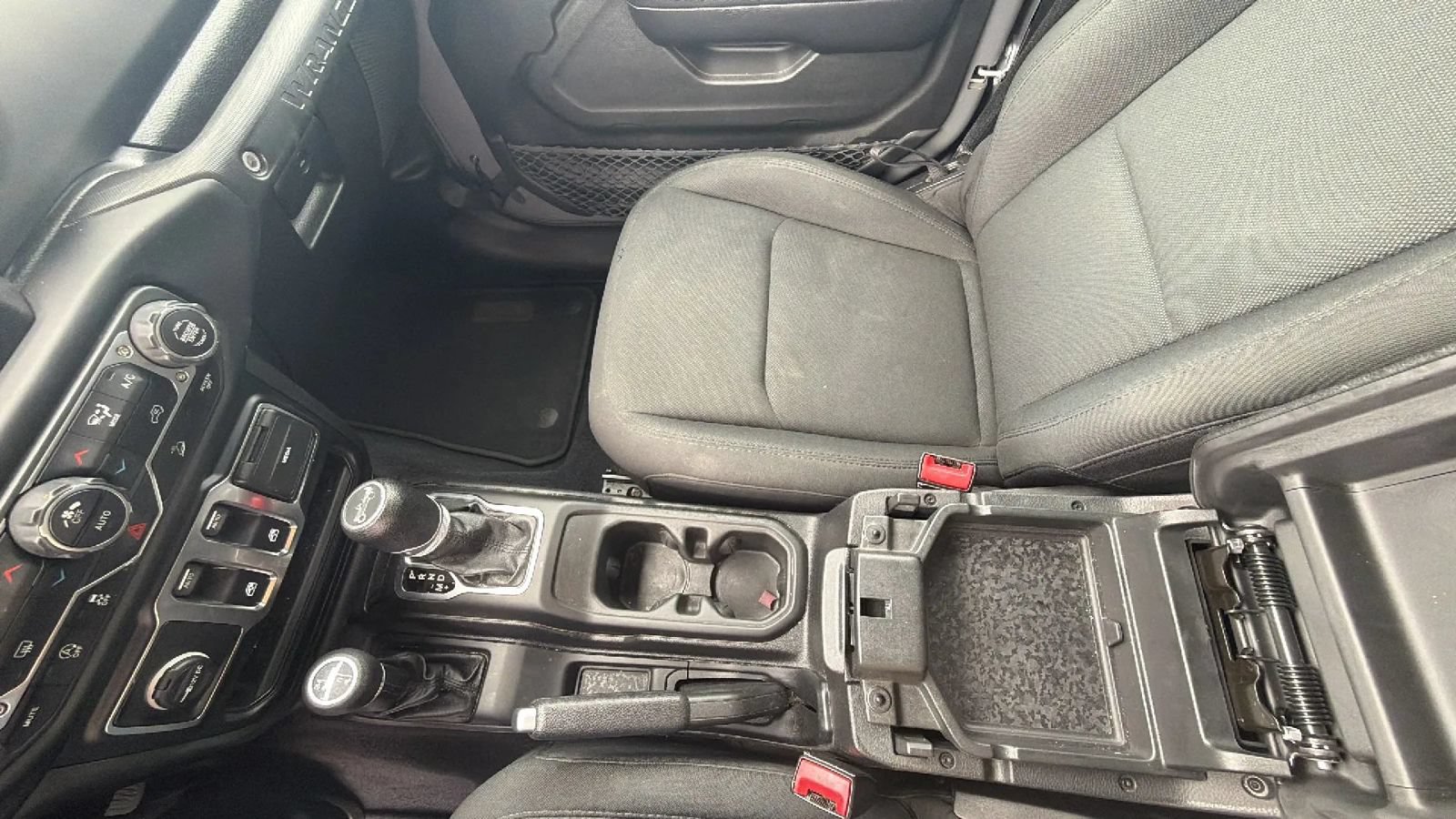 Used 2019 Jeep Wrangler Sport AWD/4WD image 18