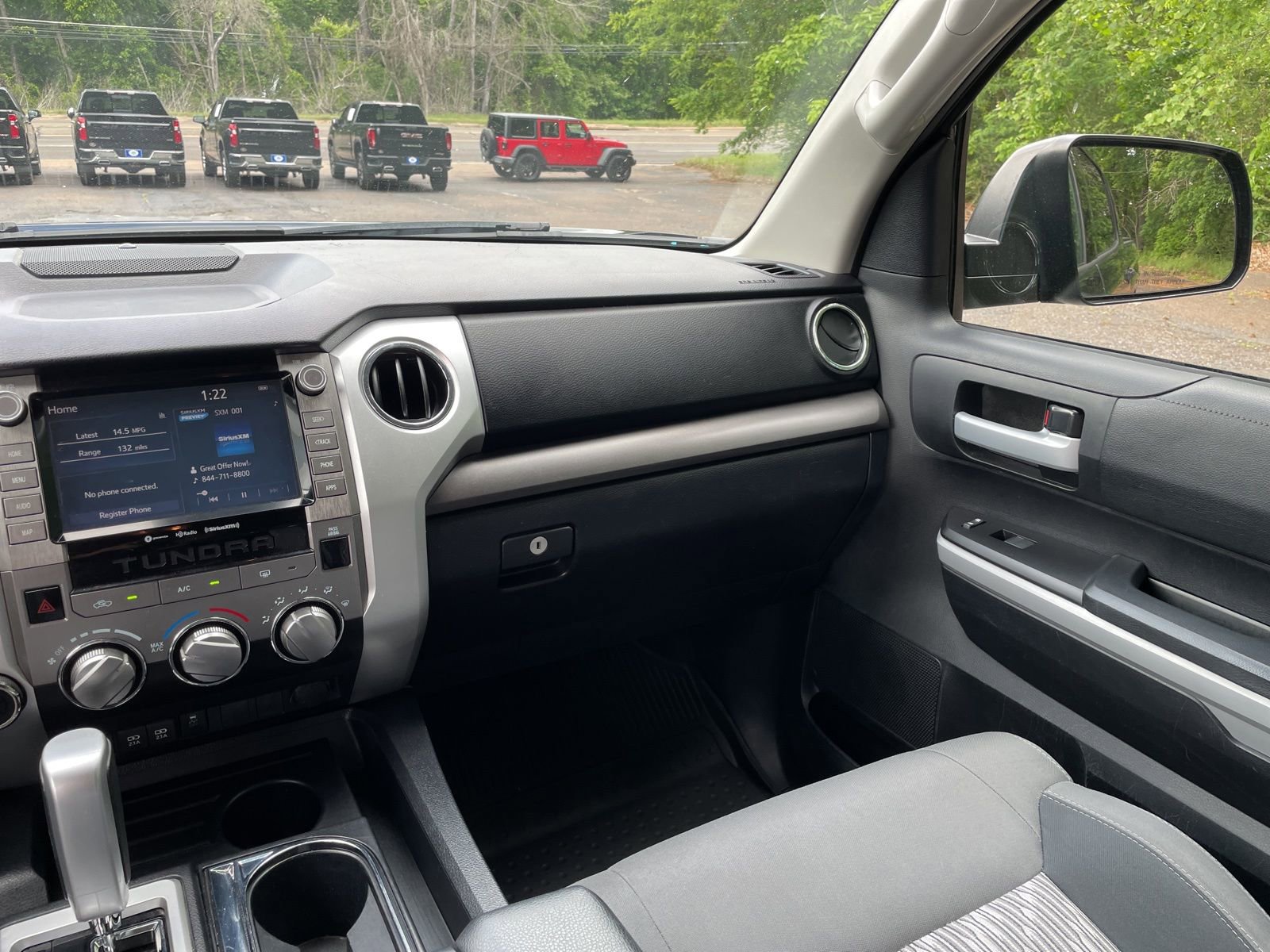 Used 2021 Toyota Tundra SR5 w/ SR5 Upgrade Package AWD/4WD image 24