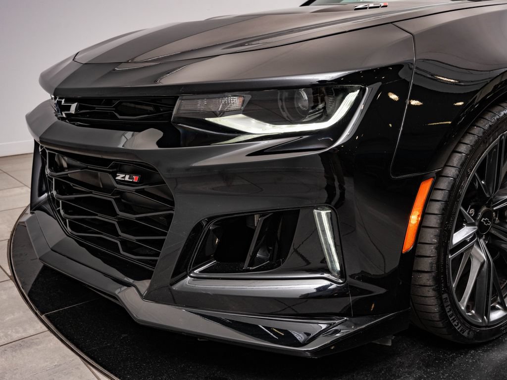 Used 2021 Chevrolet Camaro ZL1 RWD image 3