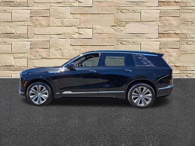 Certified 2026 Cadillac Vistiq Luxury AWD/4WD image 2