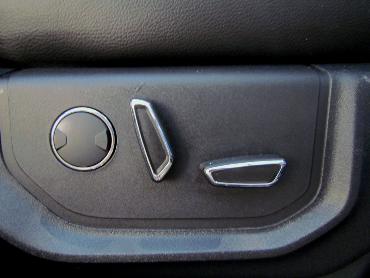 Used 2018 Ford F150 Lariat w/ Equipment Group 502A Luxury image 26