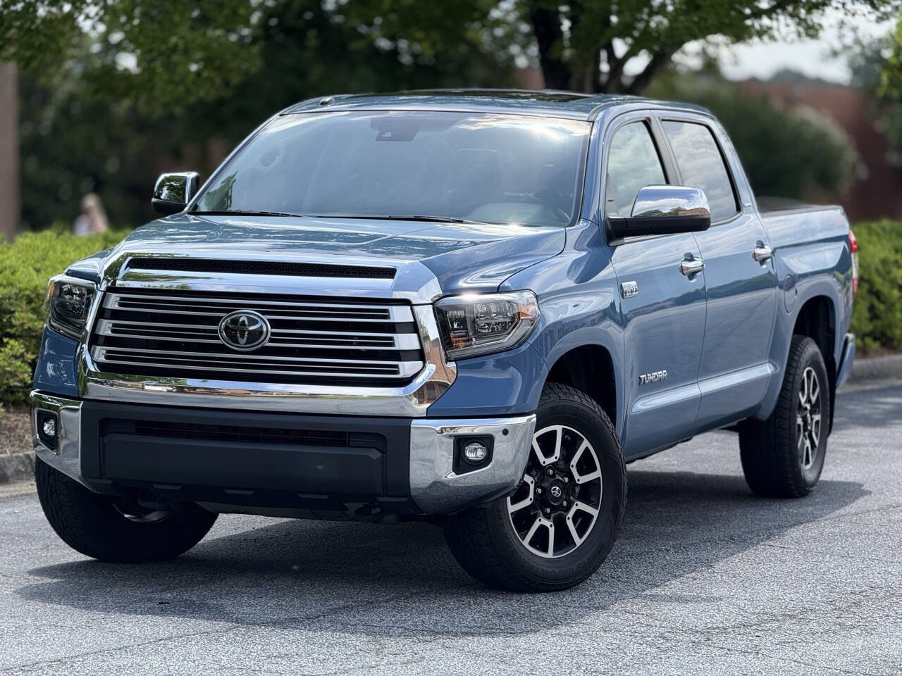 Used 2018 Toyota Tundra Limited w/ Limited Premium Package AWD/4WD image 1