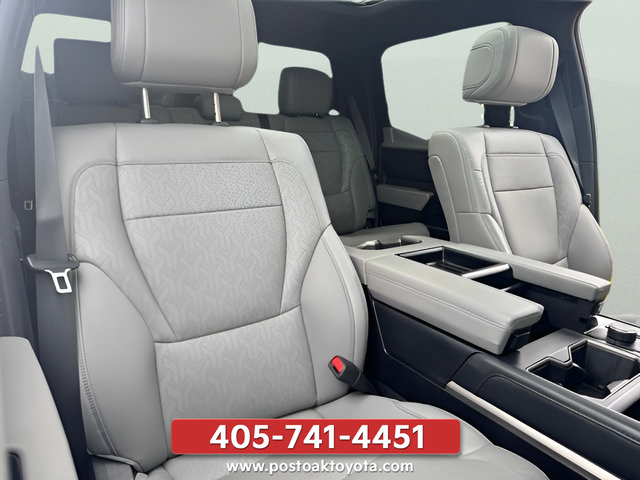 Used 2025 Toyota Tundra Limited AWD/4WD image 40