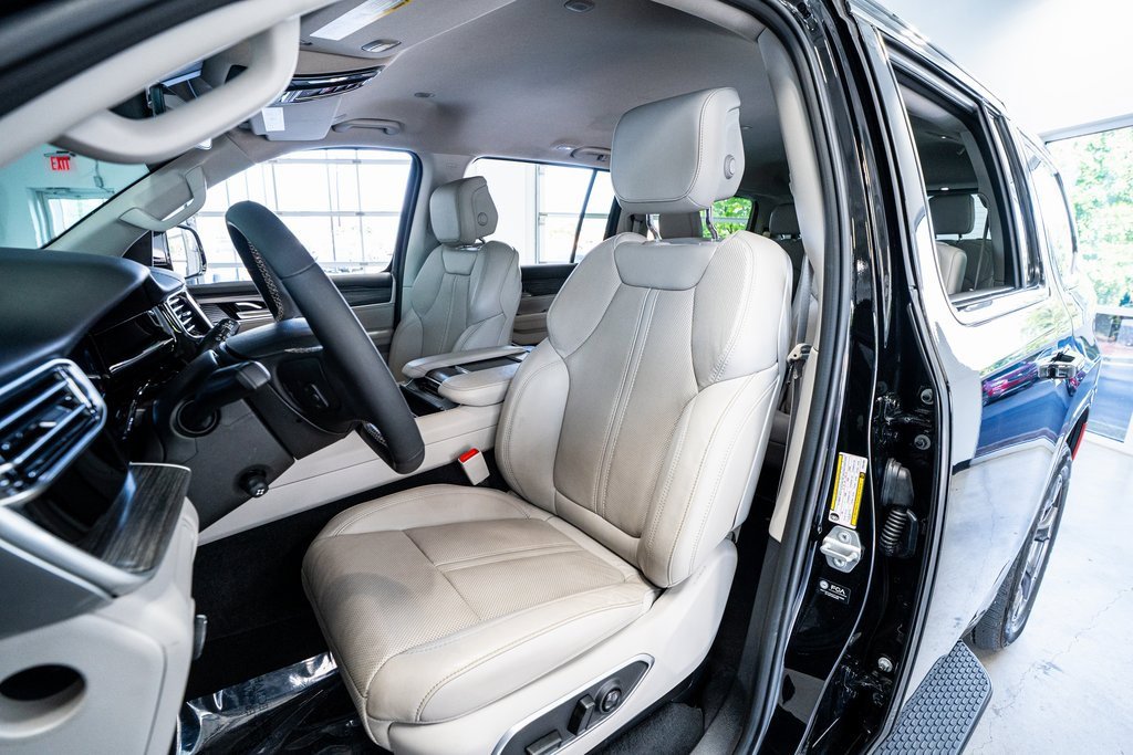 Used 2023 Jeep Wagoneer Series III w/ Preferred Equipment Group image 40