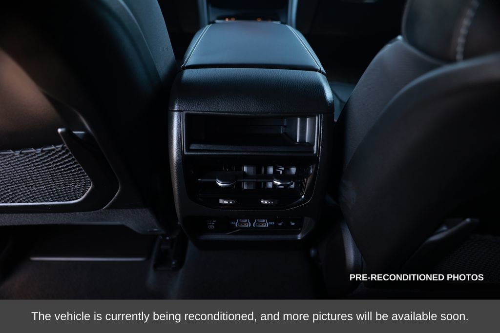 Used 2023 Jeep Grand Cherokee Overland image 32