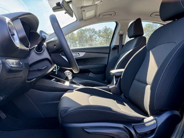 Used 2024 Kia Forte LXS w/ LXS Technology Package image 27