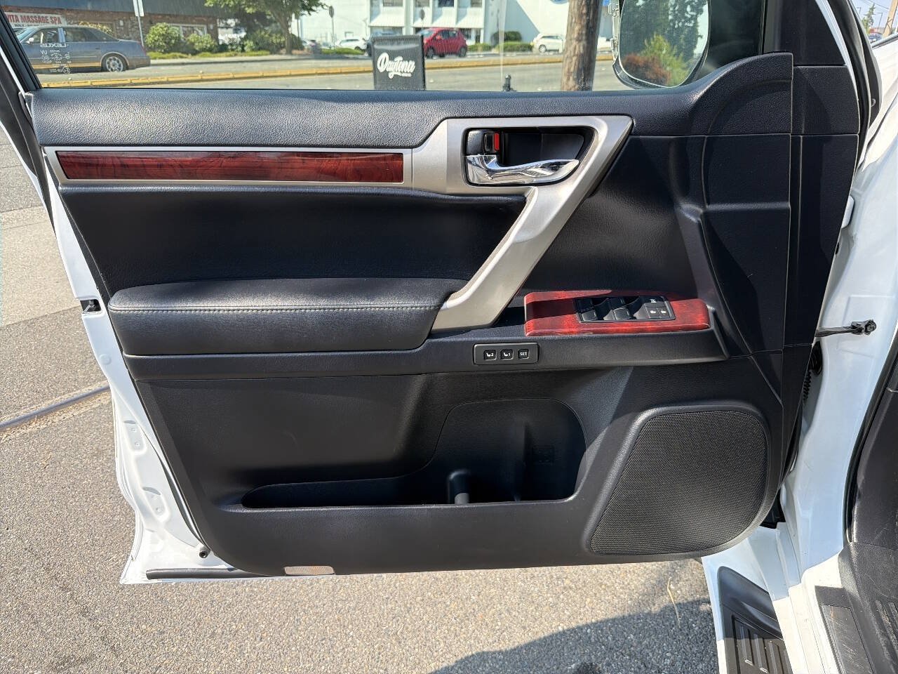 Used 2012 Lexus GX 460 w/ Convenience Pkg AWD/4WD image 40
