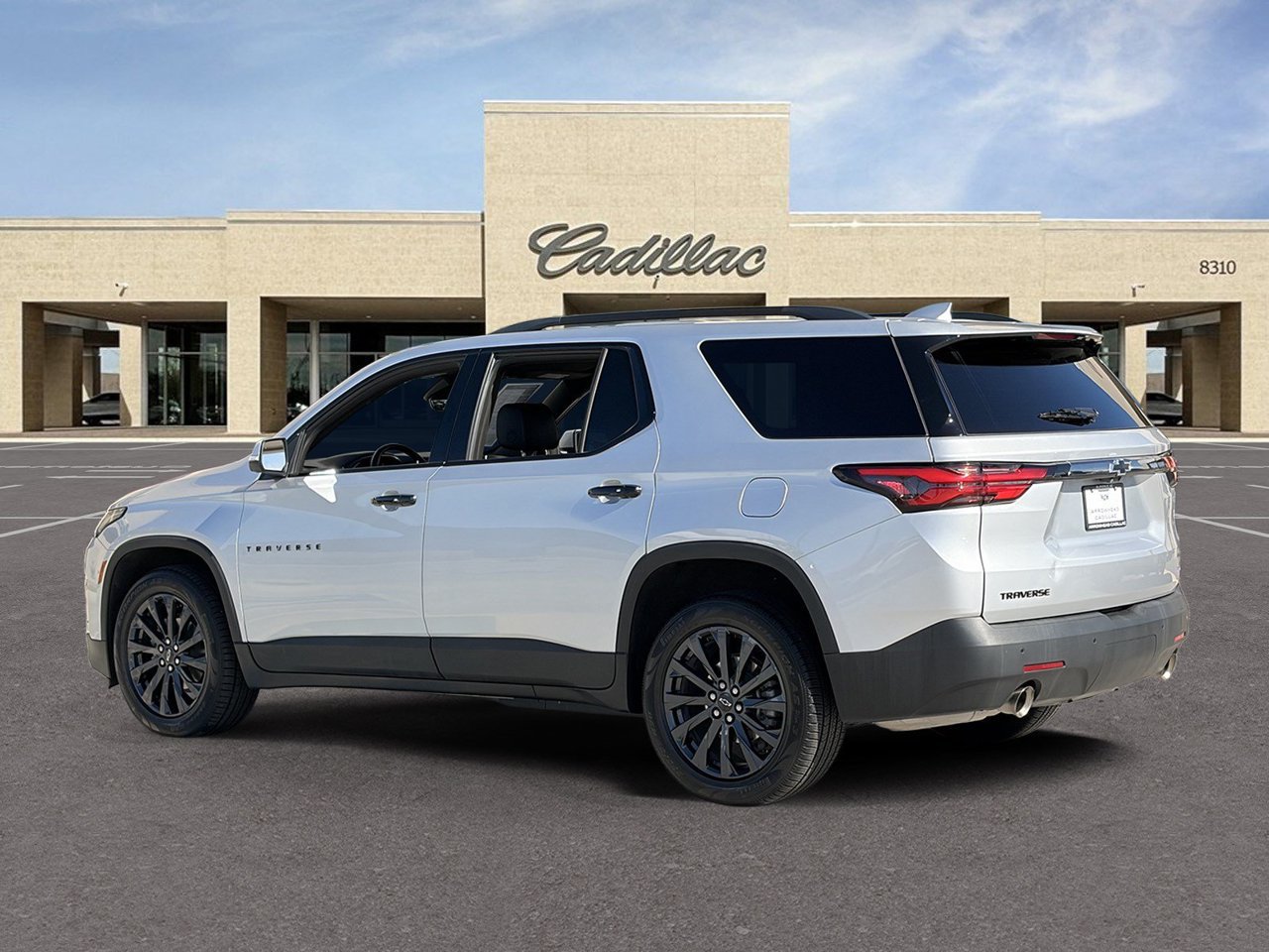 Used 2022 Chevrolet Traverse RS FWD image 7