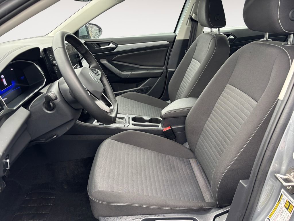 Used 2025 Volkswagen Jetta S image 16