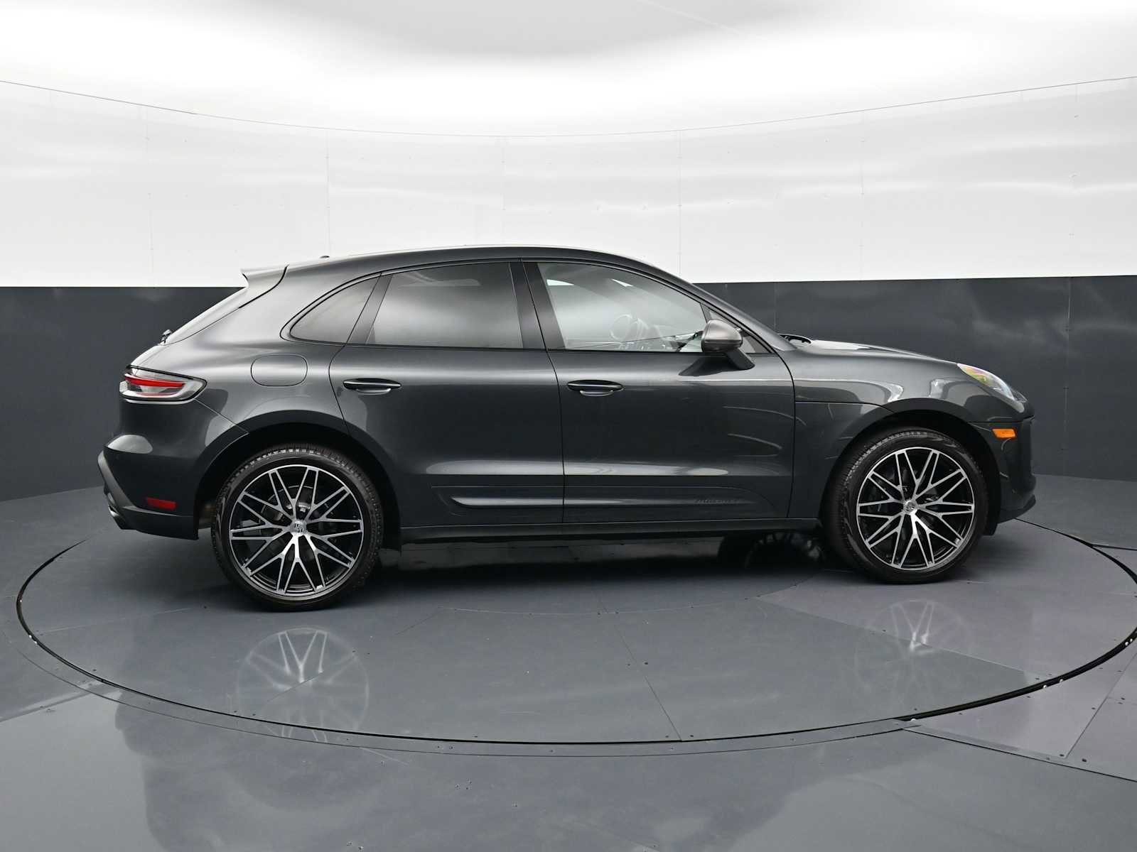 Certified 2025 Porsche Macan Turbo AWD/4WD image 28