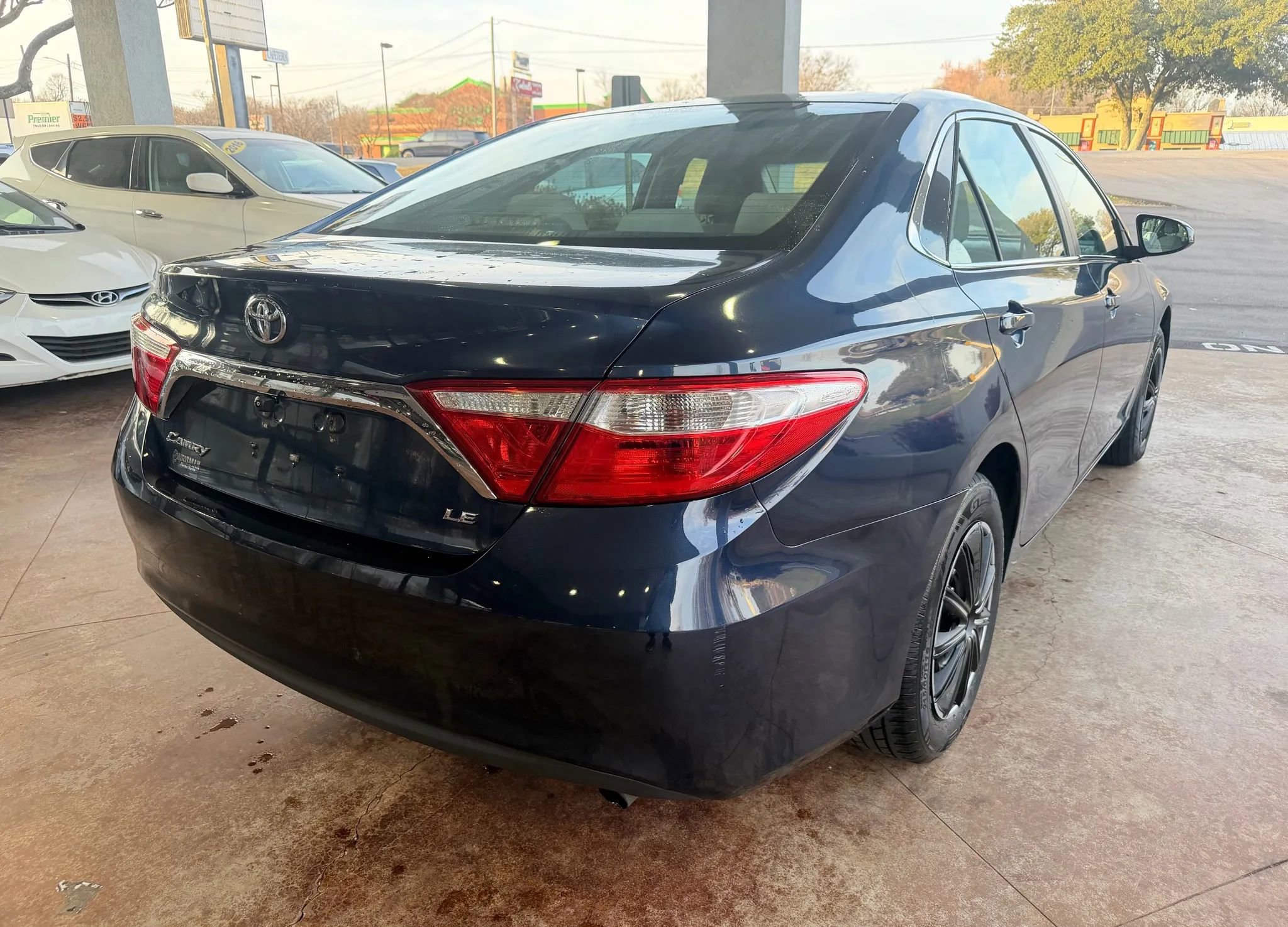 Used 2017 Toyota Camry LE image 6
