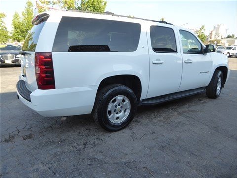Used 2014 Chevrolet Suburban LT w/ Luxury Package image 6
