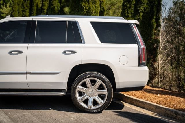 Used 2016 Cadillac Escalade Luxury image 11