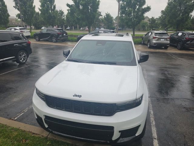 Used 2025 Jeep Grand Cherokee L Altitude AWD/4WD image 6