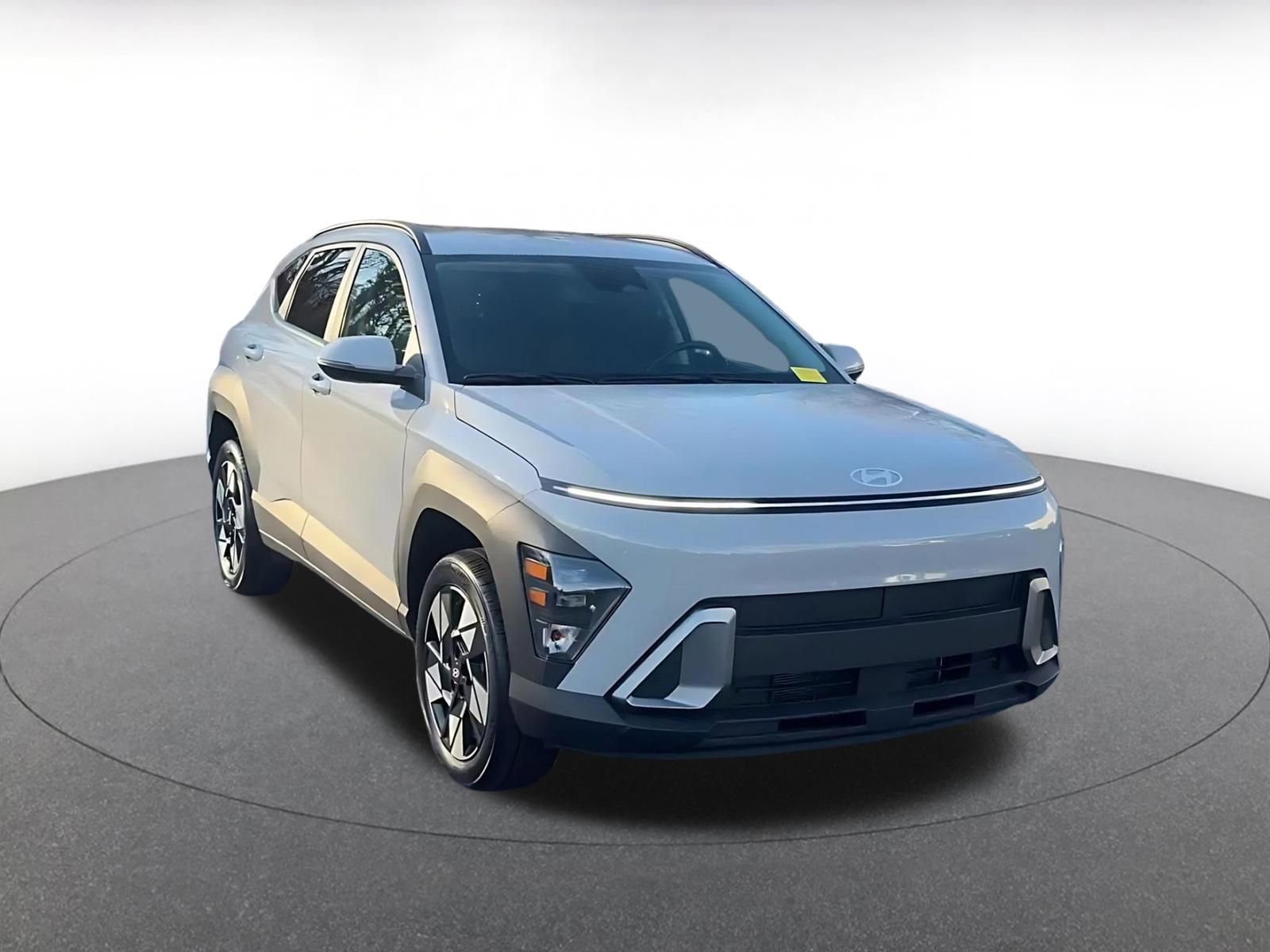 Used 2025 Hyundai Kona SEL image 2