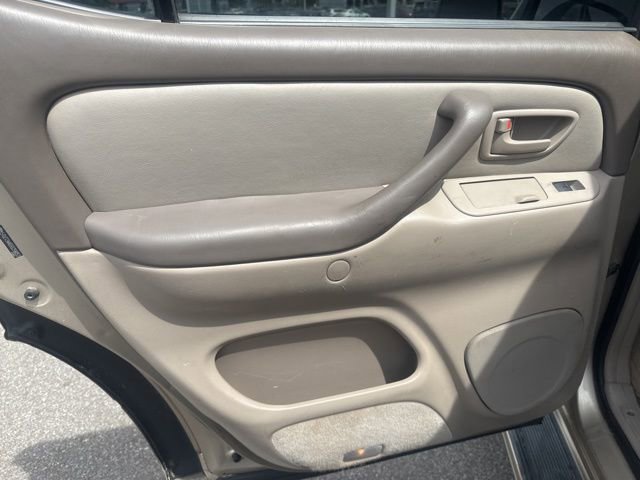 Used 2005 Toyota Sequoia SR5 image 19