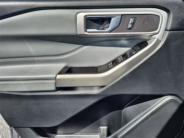 Used 2022 Ford Explorer XLT w/ Equipment Group 202A image 19