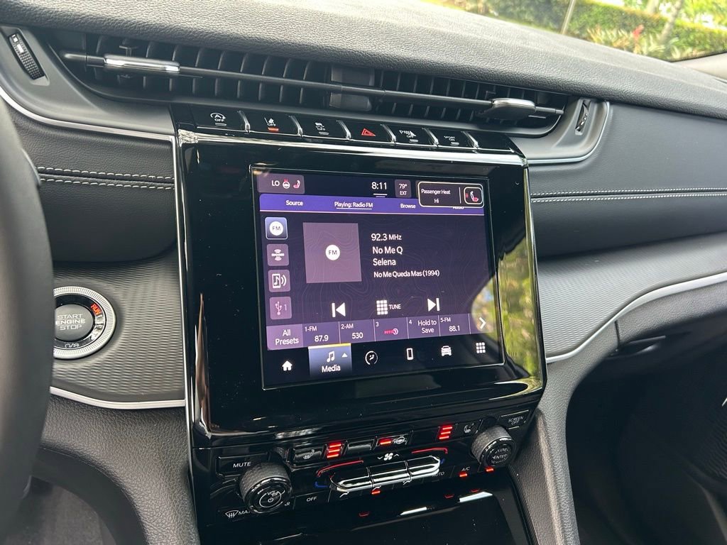 New 2025 Jeep Grand Cherokee Altitude image 18