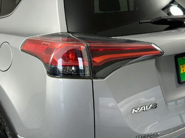 Used 2018 Toyota RAV4 XLE FWD image 34