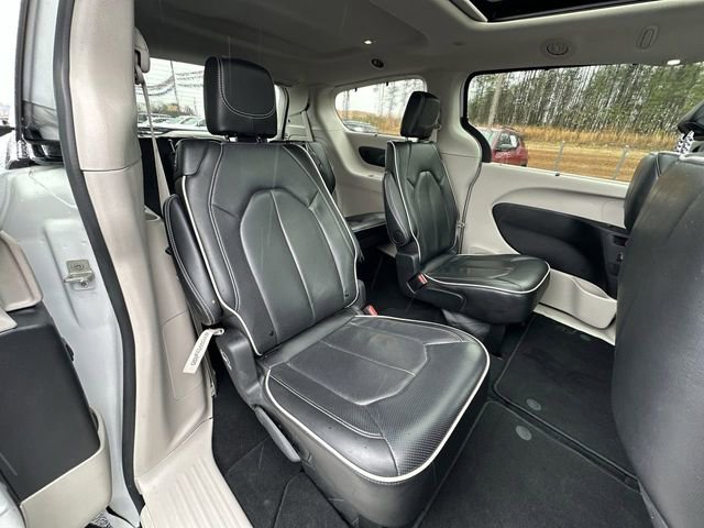Used 2024 Chrysler Pacifica Limited FWD image 27
