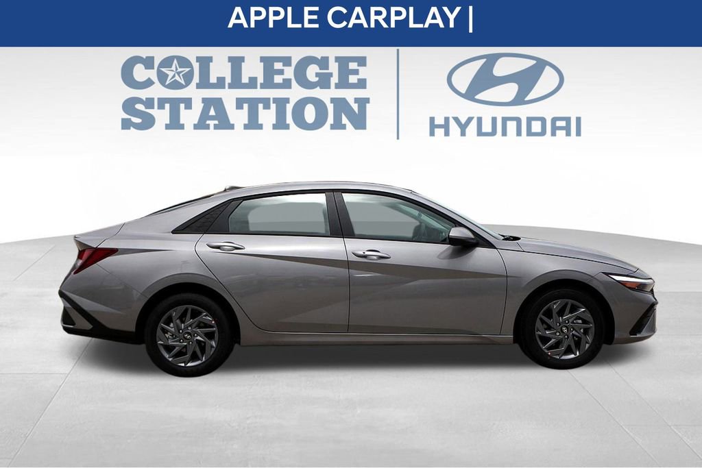 Used 2024 Hyundai Elantra SEL image 9