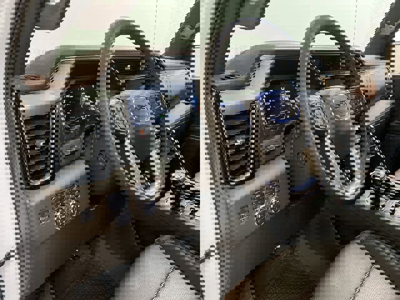 Used 2023 GMC Sierra 1500 Denali w/ Technology Package image 2