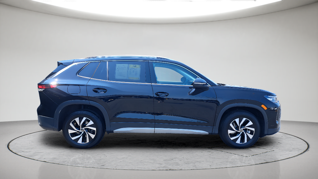 Used 2026 Volkswagen Tiguan S AWD/4WD image 2
