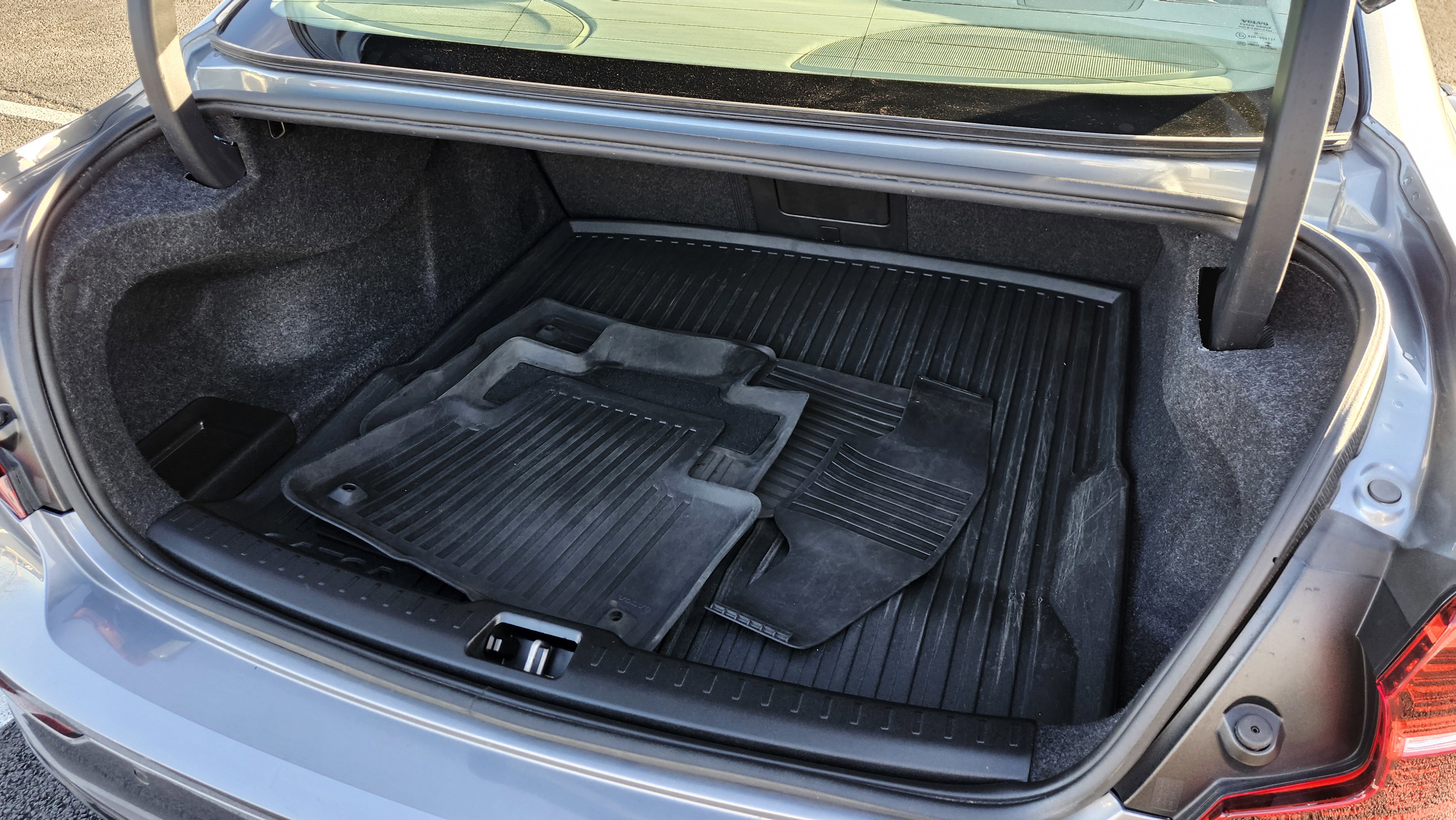 Used 2021 Volvo S60 T5 Momentum image 16