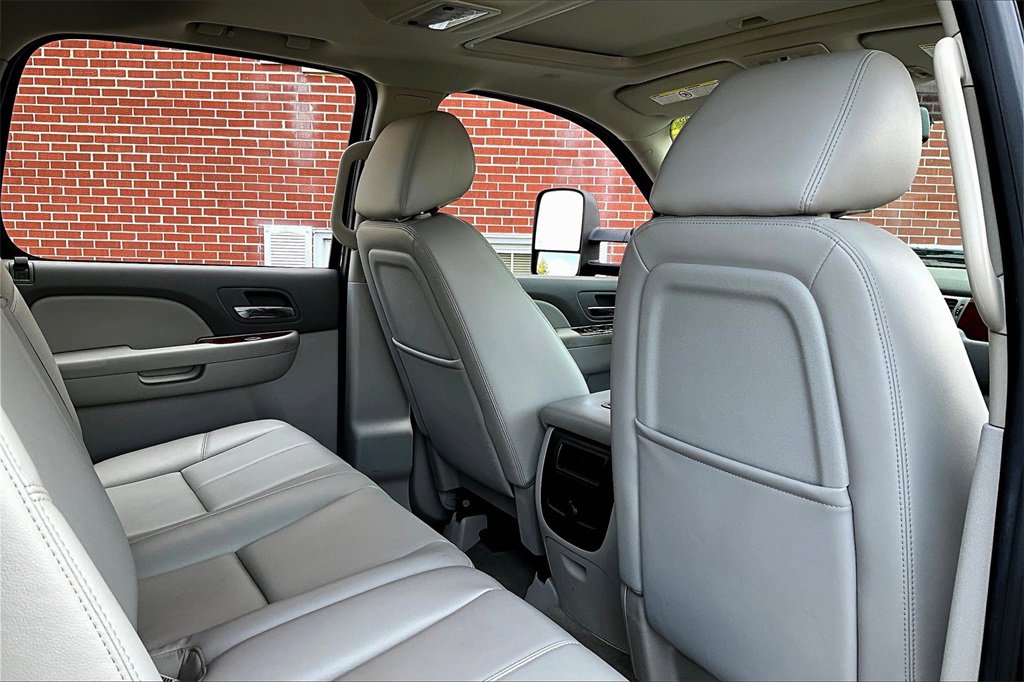 Used 2013 Chevrolet Silverado 3500 LTZ w/ LTZ Plus Package image 29