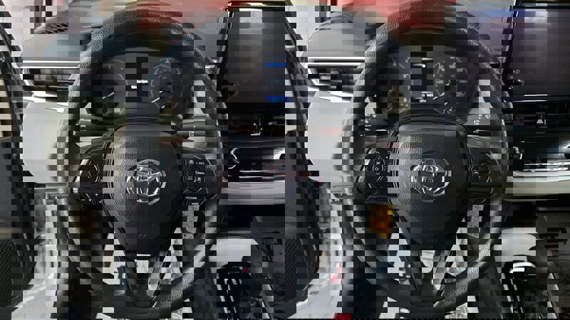 Used 2023 Toyota Corolla LE image 14