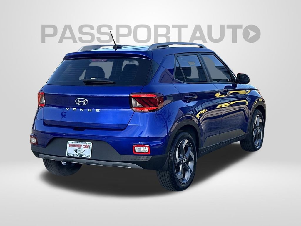 Used 2024 Hyundai Venue Limited image 5